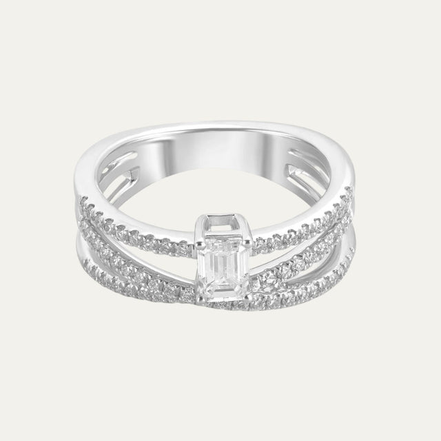 Aukera Lab Grown Diamonds-Aurora's Brilliance Ring
