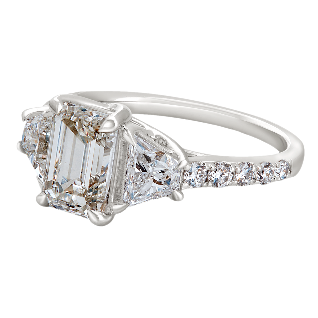 diamond jewellery emerald majesty solitaire ring