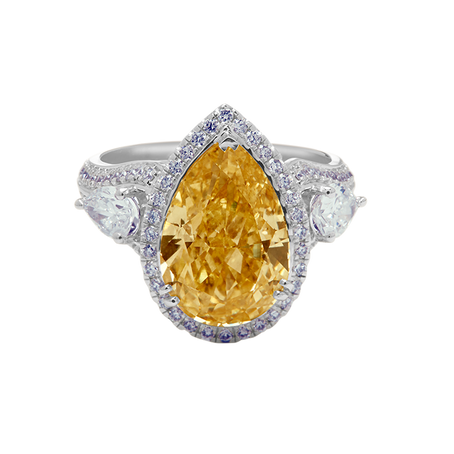 Aukera – Champagne Crowned Pear Ring