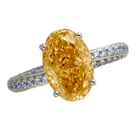 Aukera – Champagne Oval Grandeur Ring