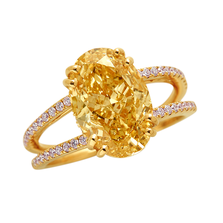 Aukera – Champagne Ember Oval Ring